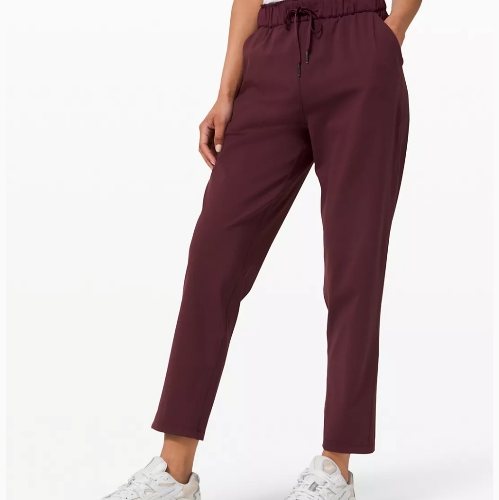 Lululemon Keep Moving Pant in Cassis
